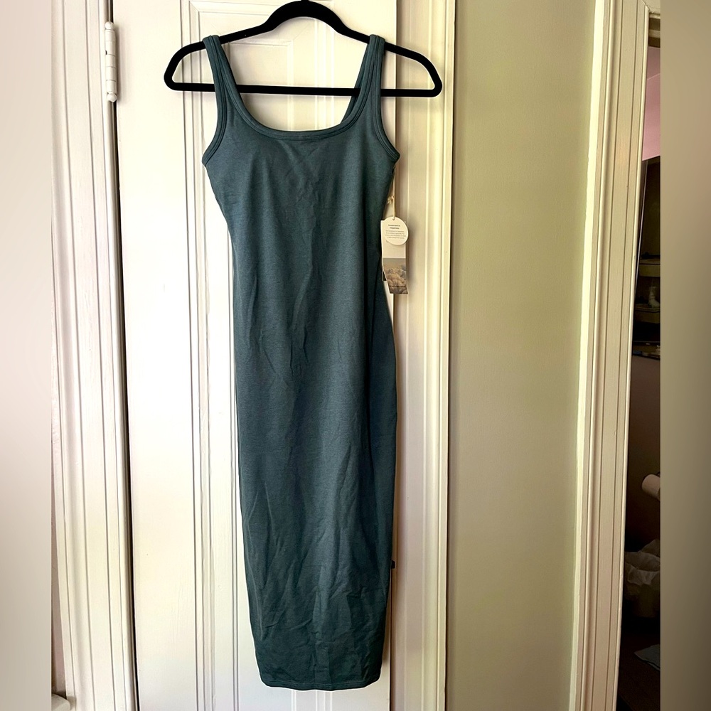 Vuori “Halo Essential” Tank Dress